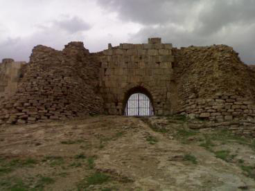 سر درب منطقه باستانی تخت سلیمان تکاب